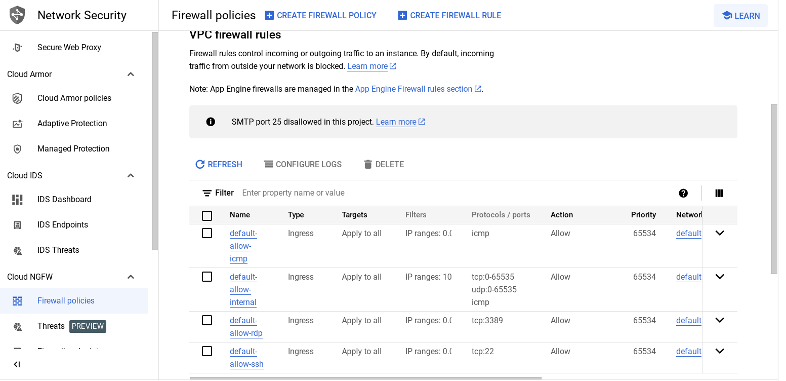 Página do Firewall mostrando uma lista de regras, incluindo os respectivos tipos, valores, filtros, protocolo/portas, prioridade e rede