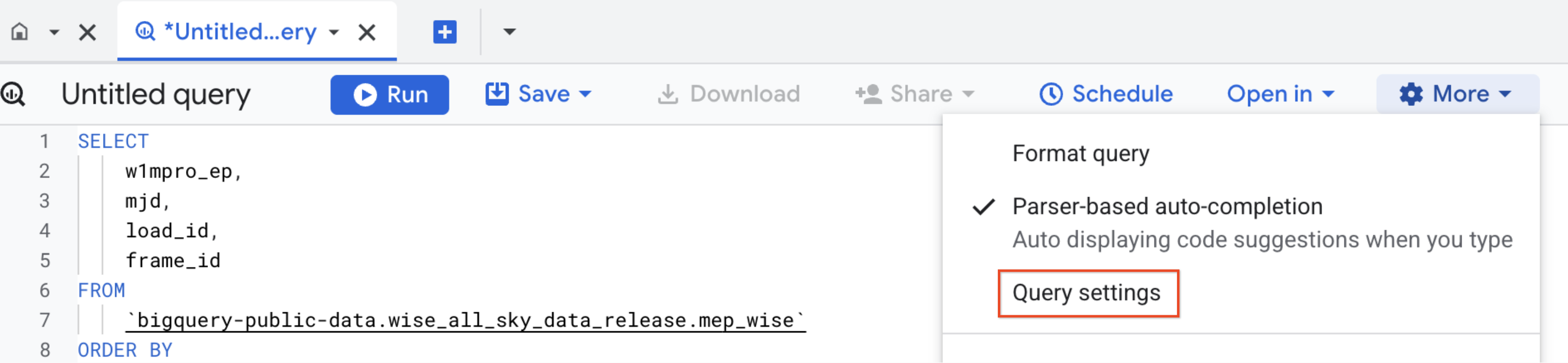Die Option „Abfrageeinstellungen“ ist im Drop-down-Menü „Mehr“ hervorgehoben