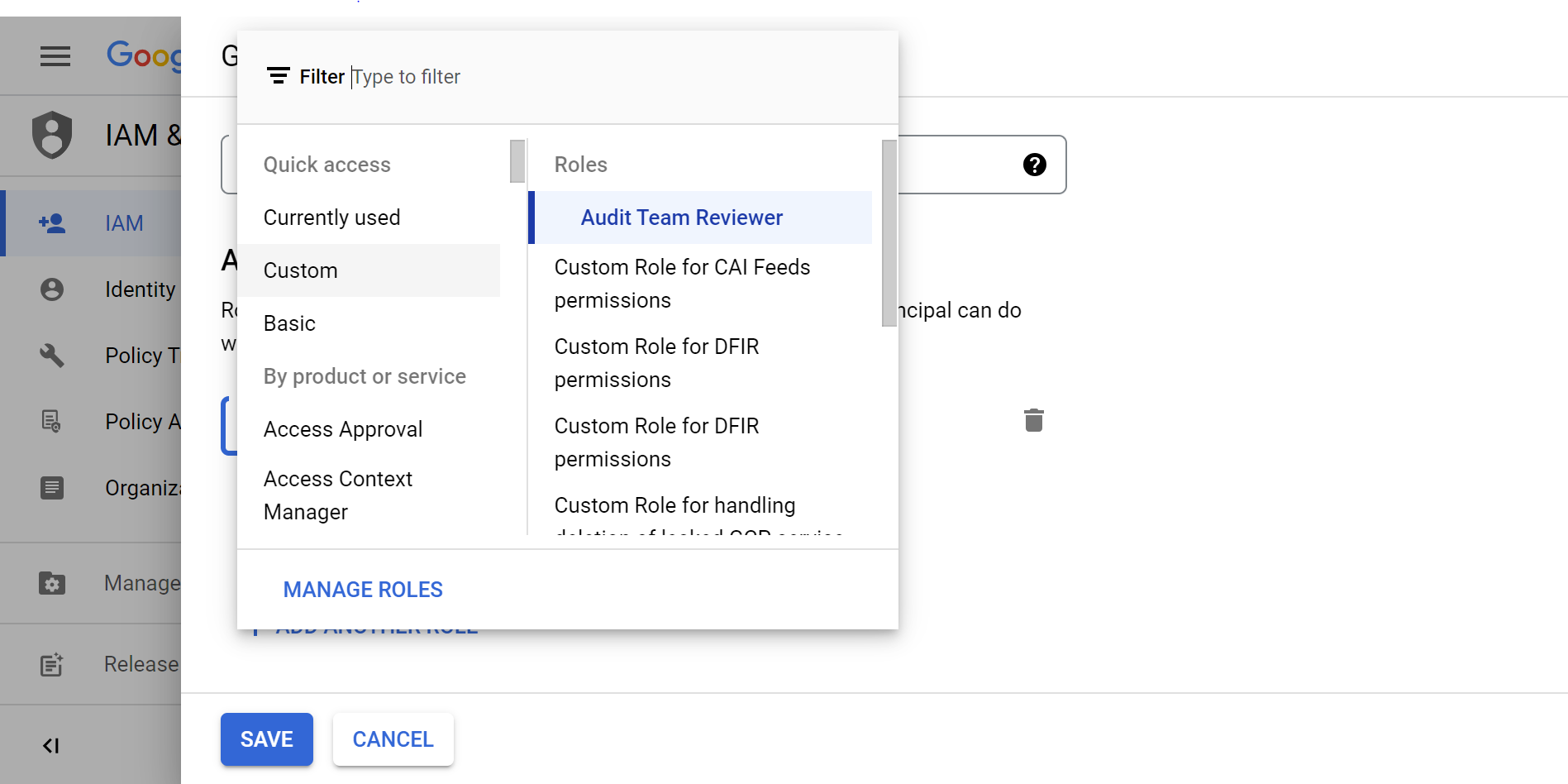 La configuración de una ventana para otorgar acceso de Google Cloud IAM muestra el usuario al que se le otorga el rol de revisor del equipo de auditoría.