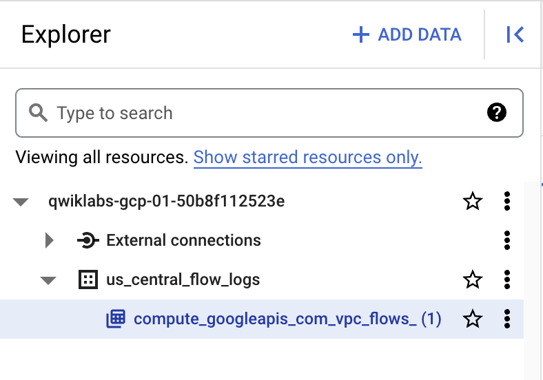 Le volet &quot;Explorateur&quot;, qui inclut le champ de recherche, les projets épinglés et la table sous l&#39;ensemble de données us_central_flow_logs